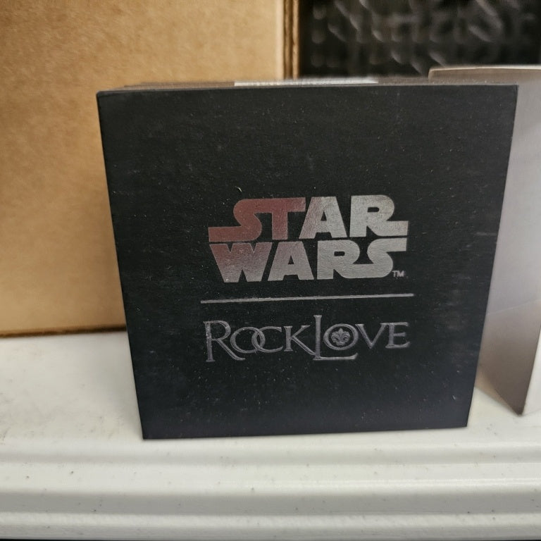 $150 Disney Star Wars RockLove Ahsoka Tano Crystal New 876318 $150 Disney Star Wars RockLove Ahsoka Tano Crystal Sterling 18" Necklace Star Wars RockLove Ahsoka Tano Crystal Sterling Silver 18" Necklace Flaunt your dedicated fandom with this sparkling