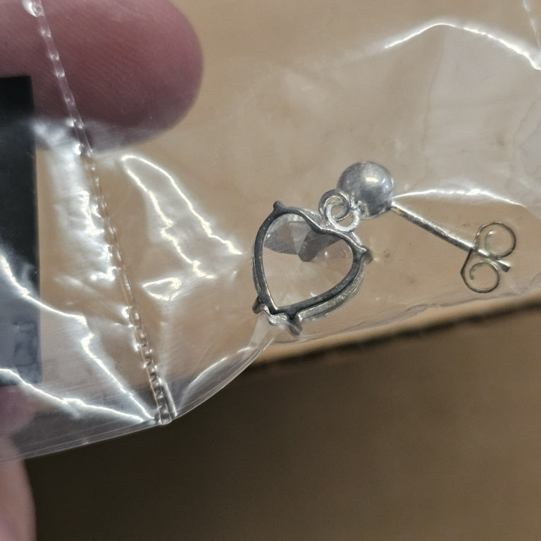 $40 Herkimer 10mm drop earring sterling silver tri New 864859 $40 Herkimer 10mm drop earring sterling silver trilliant cut heart shaped different than stock photo but similiar.