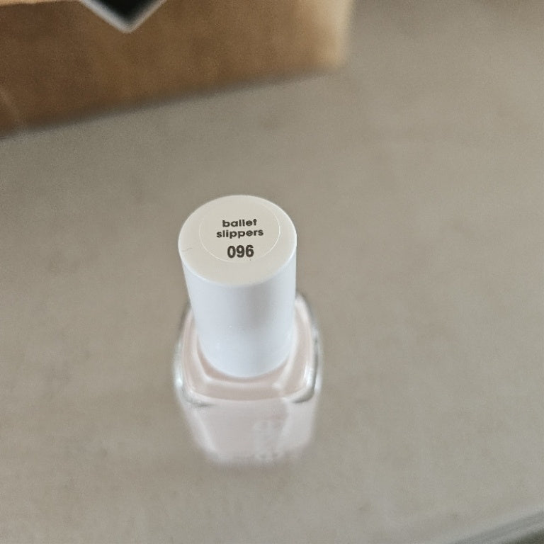 $200 Essie Gel Couture Long-Lasting      Nail Polish collection set.