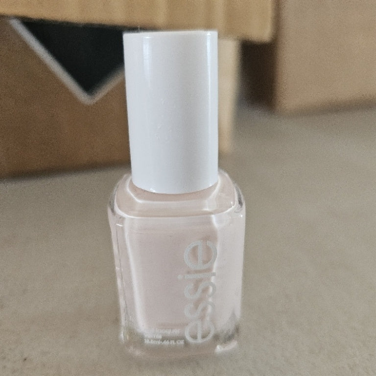 $200 Essie Gel Couture Long-Lasting      Nail Polish collection set.
