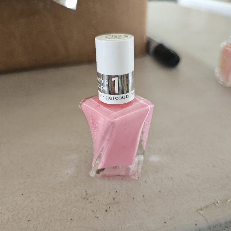 $200 Essie Gel Couture Long-Lasting      Nail Polish collection set.