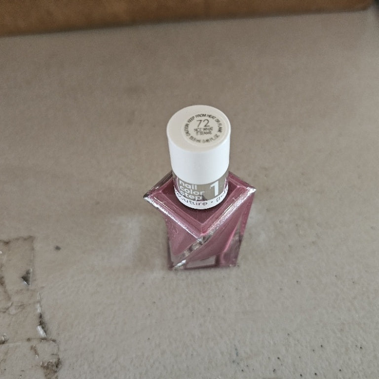 $200 Essie Gel Couture Long-Lasting      Nail Polish collection set.